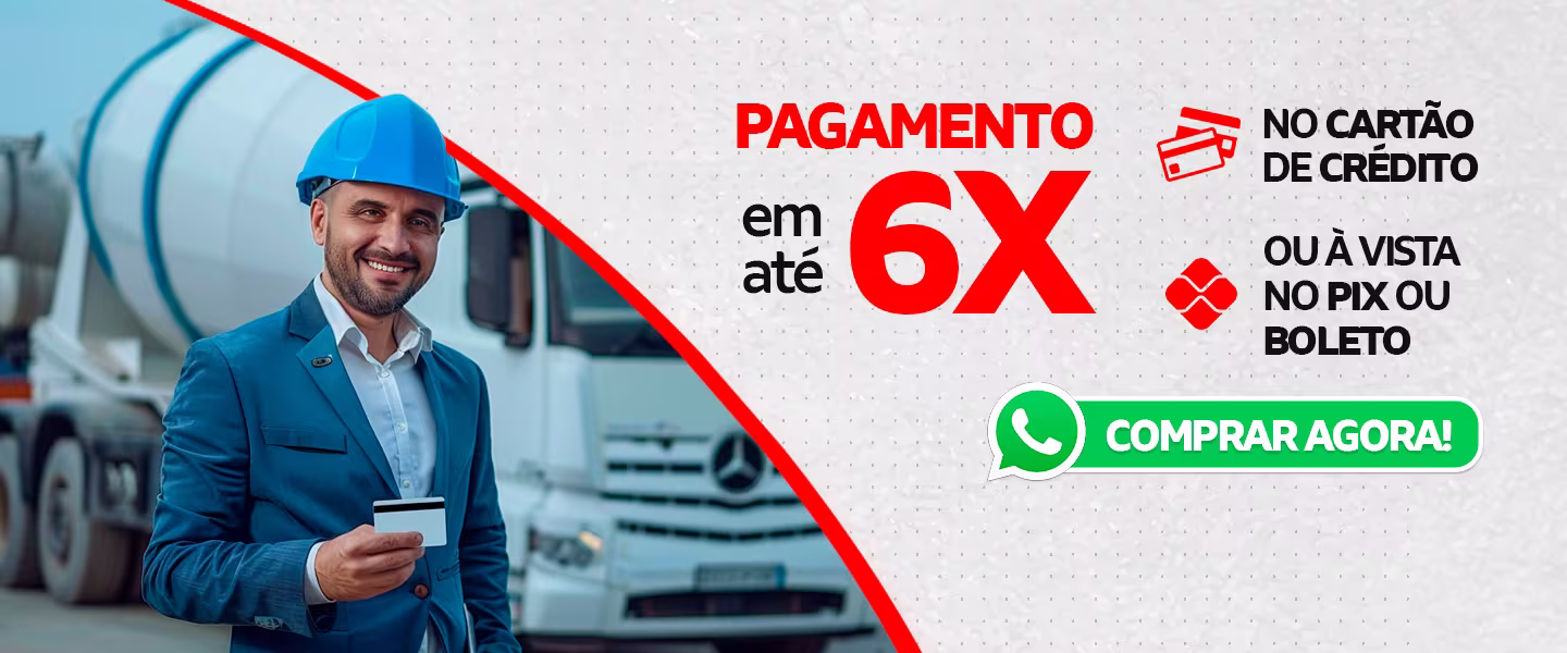 um funcionário engemix com capacete de proteção na cor azul, segurando um cartão de crédito